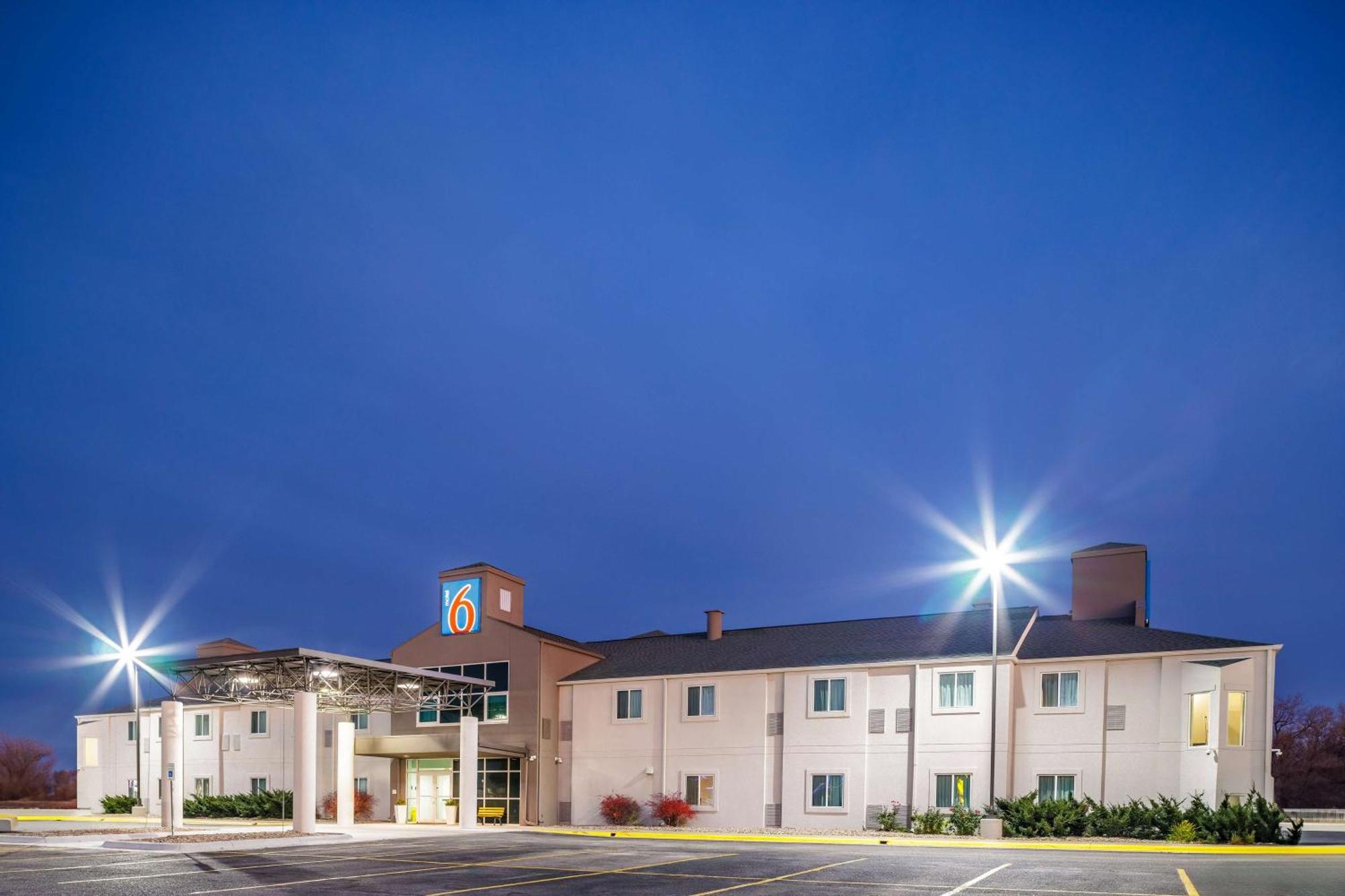 Doniphan Motel 6-Grand Island, Ne מראה חיצוני תמונה